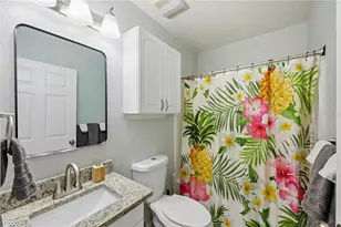 8479 Pinewood Rd, Sarasota, FL 34243 - Photo 20