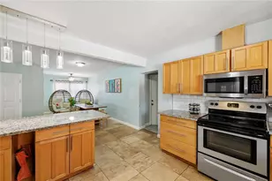 8479 Pinewood Rd, Sarasota, FL 34243 - Photo 12