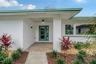 1967 Brookhaven Dr, Sarasota, FL 34239 - Photo 2