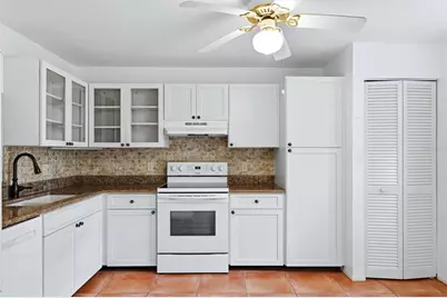 509 Lakeside Drive #509, Bradenton, FL 34210 - Photo 8