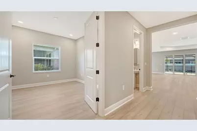 8201 Scarletbush Drive, Sarasota, FL 34240 - Photo 28