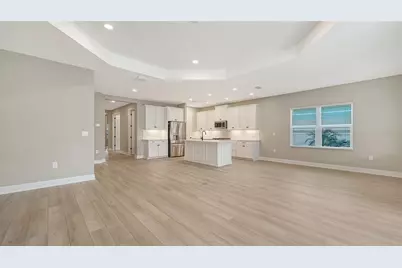 8201 Scarletbush Drive, Sarasota, FL 34240 - Photo 10