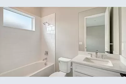 8201 Scarletbush Drive, Sarasota, FL 34240 - Photo 32