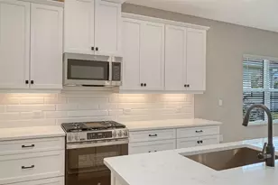8201 Scarlet Bush Dr, Sarasota, FL 34240 - Photo 18