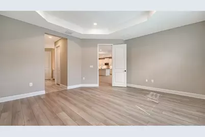 8201 Scarletbush Drive, Sarasota, FL 34240 - Photo 20