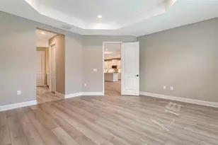 8201 Scarlet Bush Dr, Sarasota, FL 34240 - Photo 20