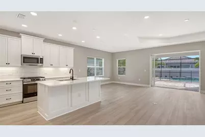 8201 Scarletbush Drive, Sarasota, FL 34240 - Photo 14