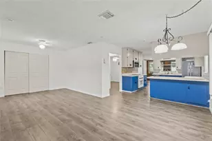 5318 17th St W, Bradenton, FL 34207 - Photo 2