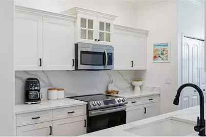 3415 72nd Drive E, Sarasota, FL 34243 - Photo 8