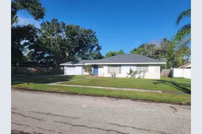 218 Crescent Court E, Bradenton, FL 34208 - Photo 1