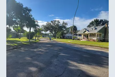 218 Crescent Court E, Bradenton, FL 34208 - Photo 6