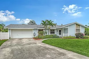 6110 Approach Ln, Sarasota, FL 34238 - Photo 2