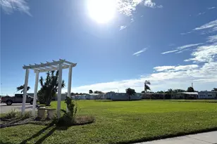 5619 Bayshore Rd, Palmetto, FL 34221 - Photo 10