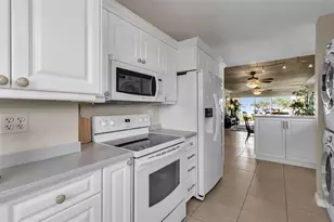 4704 Independence Dr, Bradenton, FL 34210 - Photo 12