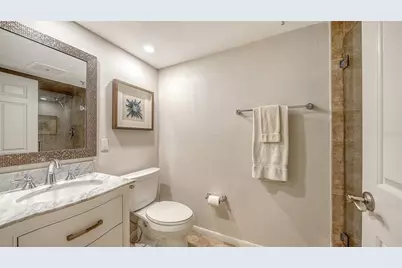 1445 Gulf Of Mexico Drive #101, Longboat Key, FL 34228 - Photo 32