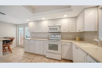 1445 Gulf Of Mexico Drive #101, Longboat Key, FL 34228 - Photo 10