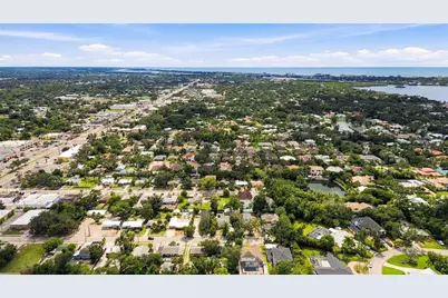 1802 Robinhood Street, Sarasota, FL 34231 - Photo 32