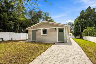 1802 Robinhood St, Sarasota, FL 34231 - Photo 2