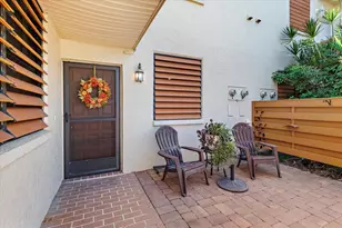 211 Pineneedle Dr, Bradenton, FL 34210 - Photo 1