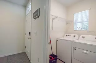 10945 Trailing Vine Dr, Tampa, FL 33610 - Photo 20