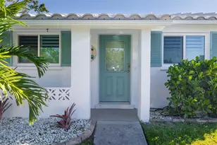 546 Spanish Dr S, Longboat Key, FL 34228 - Photo 2