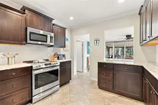 2174 Bougainvillea St, Sarasota, FL 34239 - Photo 10