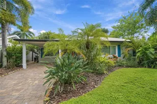 2174 Bougainvillea St, Sarasota, FL 34239 - Photo 2