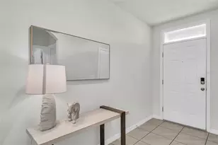 988 Cambridge Dr, Winter Haven, FL 33881 - Photo 4