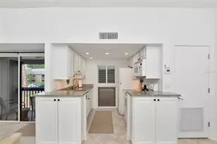 717 Pine Run Dr, Osprey, FL 34229 - Photo 10