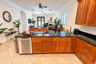 2225 Bahia Vista St, Sarasota, FL 34239 - Photo 8