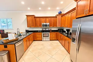 2225 Bahia Vista St, Sarasota, FL 34239 - Photo 6