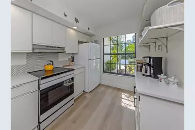 4713 Winslow Beacon #5, Sarasota, FL 34235 - Photo 6