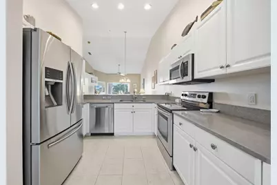 5320 Hyland Hills Avenue #2222, Sarasota, FL 34241 - Photo 14