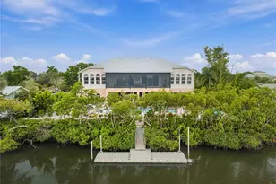 908 Bayshore Dr, Terra Ceia, FL 34250 - Photo 4