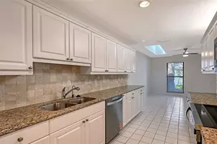 4799 Oak Forest Dr W, Sarasota, FL 34231 - Photo 18