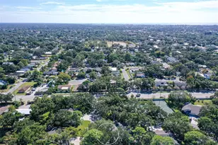4799 Oak Forest Dr W, Sarasota, FL 34231 - Photo 2