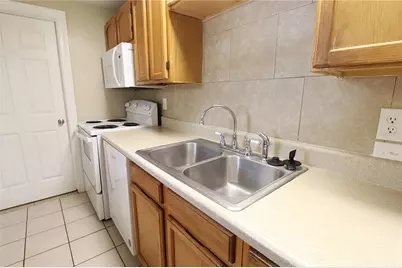 712 67th Avenue W, Bradenton, FL 34207 - Photo 6