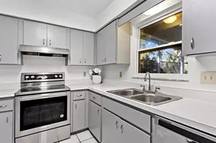 4260 Bell Ave, Sarasota, FL 34231 - Photo 6