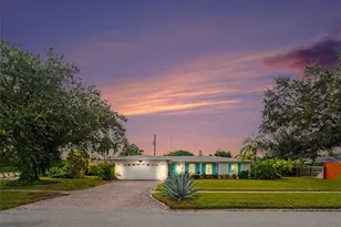 1110 De Narvez Ave, Bradenton, FL 34209 - Photo 1