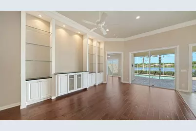 5924 Mariposa Lane, Sarasota, FL 34238 - Photo 10