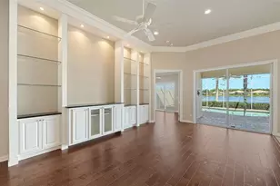 5924 Mariposa Ln, Sarasota, FL 34238 - Photo 10