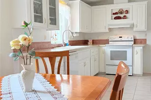 2050 Champion St, Sarasota, FL 34231 - Photo 14