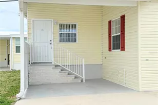 2050 Champion St, Sarasota, FL 34231 - Photo 2