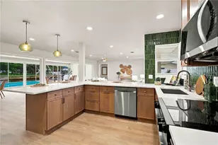 9911 Royal Palm Dr, Bradenton, FL 34210 - Photo 36
