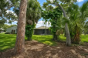 358 Bearded Oaks Cir, Sarasota, FL 34232 - Photo 20