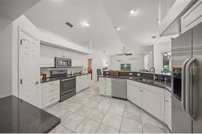 4749 Acorn Circle, Sarasota, FL 34233 - Photo 16