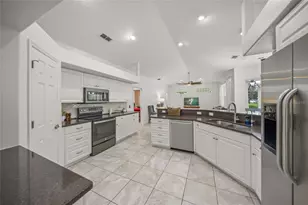 4749 Acorn Cir, Sarasota, FL 34233 - Photo 16