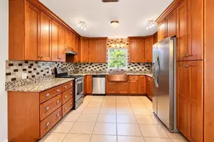 4709 Brooksdale Dr, Sarasota, FL 34232 - Photo 4
