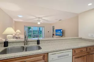 4207 Bowling Green Cir, Sarasota, FL 34233 - Photo 18