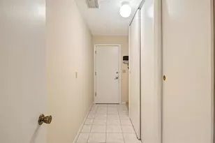 4207 Bowling Green Cir, Sarasota, FL 34233 - Photo 20